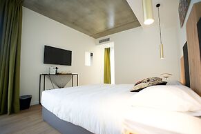 Arrow Hotel