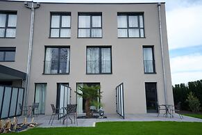 Arrow Hotel