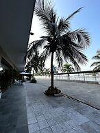 Moon Halo Hotel