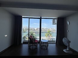 Moon Halo Hotel