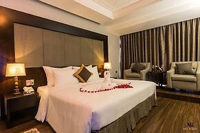 Moon Halo Hotel