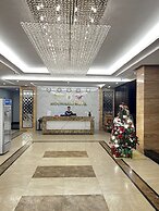 Moon Halo Hotel