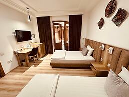 Asal Hotel by Asel