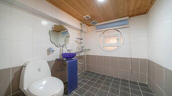 Koala Kids Pool Villa