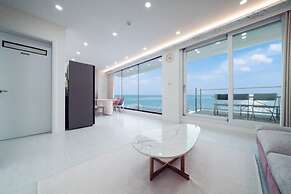 ON Pool Villa