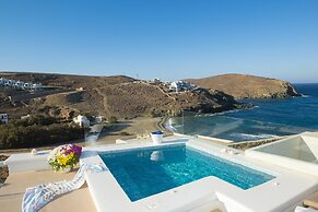 Myrsini's Luxury Suites