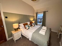 Captivating 3-bed Cottage in Saltaire