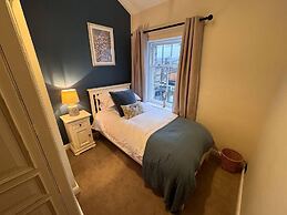 Captivating 3-bed Cottage in Saltaire