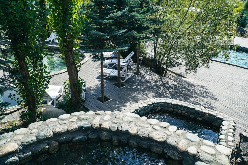 Mountain View Hot Spring Resort
