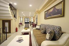MAXi HOTEL