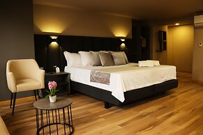 Giluxe Hotel