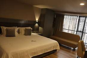 Giluxe Hotel