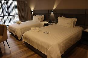 Giluxe Hotel