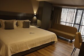 Giluxe Hotel