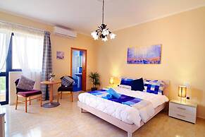 Peaceful Haven With Stunning Views Close to sea