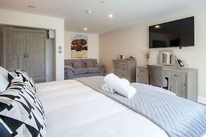 The Sleeping Giant - Pen Y Cae Inn