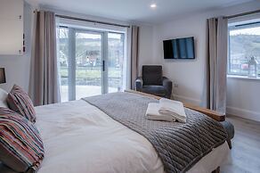 The Sleeping Giant - Pen Y Cae Inn