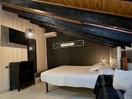 HOSTING DREAMS ATTICS DUOMO