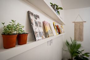 YAB Guesthouse - Female Only
