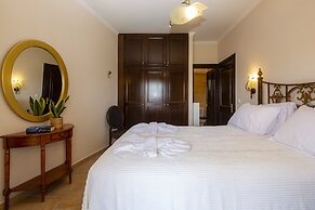 Solaris Methea Deluxe Suites