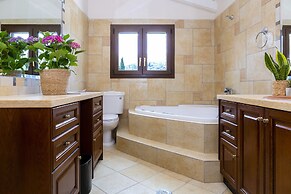 Solaris Methea Deluxe Suites