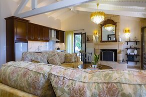 Solaris Methea Deluxe Suites