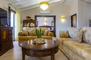 Solaris Methea Deluxe Suites