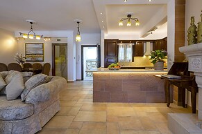 Solaris Methea Deluxe Suites