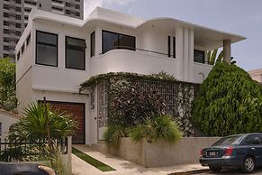 CASA FRIDA by DW