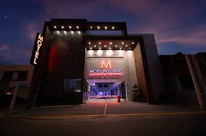 Hotel Hell Blue