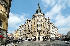 Charming Apartment In Famous Area