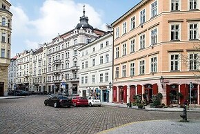 Charming Apartment In Famous Area