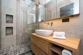 Charming Apartment In Famous Area
