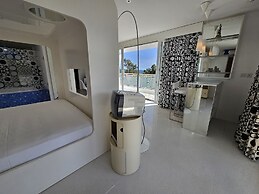 Chill Hotel Seminyak