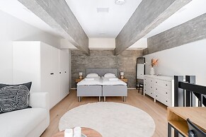 Fabulous & Historical Top Floor Loft in Pyynikki