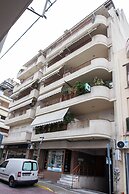 Vironas Delight 1Bd Apt w Lovely Balcony