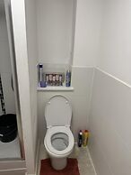 Immaculate 2-bed Apartment in Greenhithe