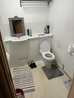 Immaculate 2-bed Apartment in Greenhithe