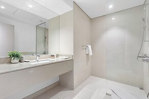 Silkhaus Waters Edge Tower - Yas Island