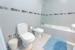 Spacious, Garden, and Private Parking
