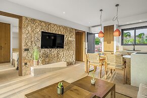 Lakka Suites
