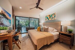 Maricruz - Luxury Condo with Jacuzzi