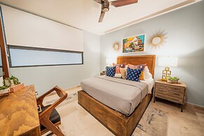 Maricruz - Luxury Condo with Jacuzzi