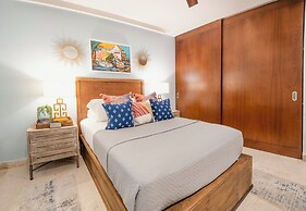 Maricruz - Luxury Condo with Jacuzzi