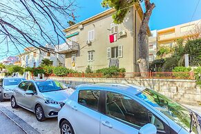Studio With Shared Garden, 3 min Walk to the Beach