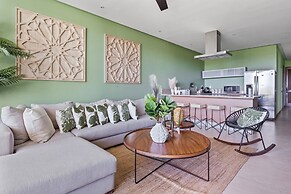 Tranquil Peninsula Golf 3BR Retreat