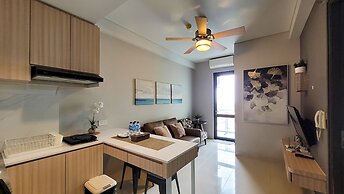 Palam Mansion at One Residence Apartment
