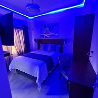 Signature Lodge