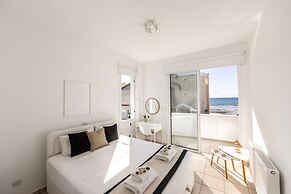Faros Seaside Villa Larnaca