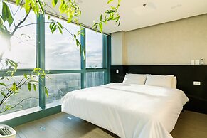 Luxury 2BR Gem in One Uptown, bgc